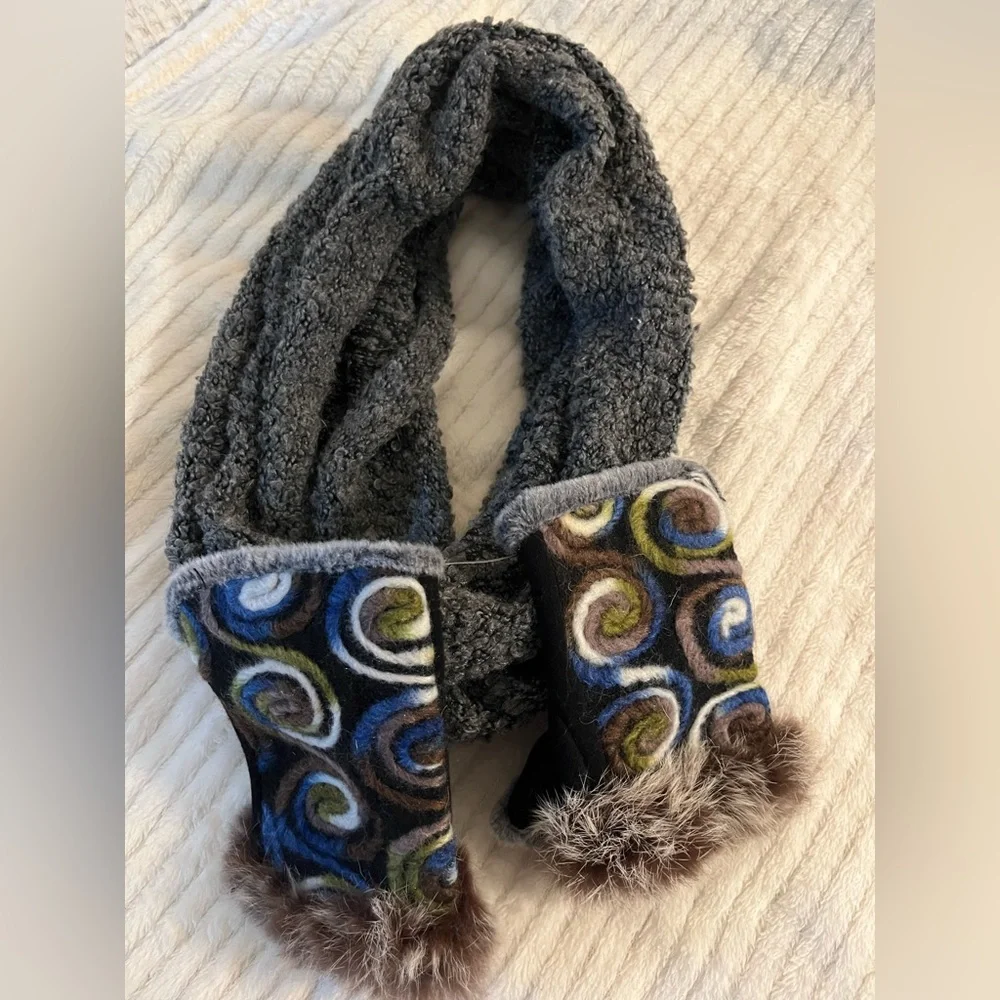 Gray Textured Scarf with Multicolor Wrist Gloves Earth Design
